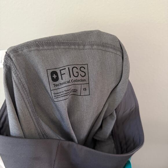 Figs Set in Graphite / Kade Scrub Pants Catarina Top XS - Picture 4 of 6